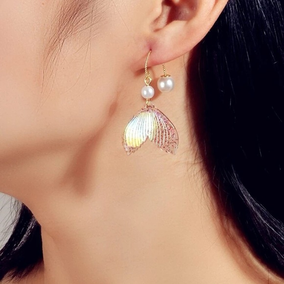 Faux Pearl Fish Tail Drop Earrings New - Picture 2 of 4